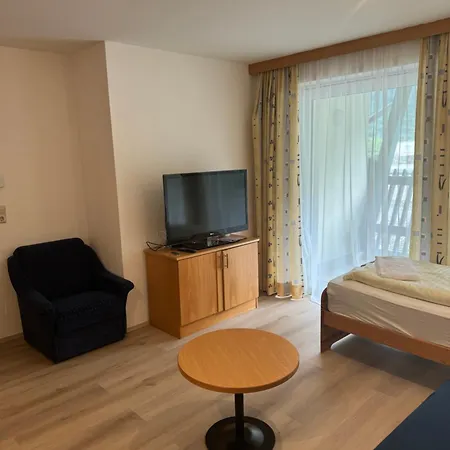 Haus Gletscherblick Aparthotel Flattach