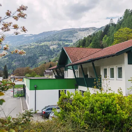 Haus Gletscherblick Aparthotel Flattach